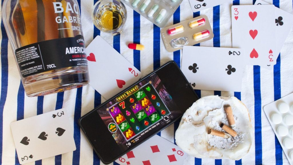 Arrêt de la cigarette, dépendant des médicaments, accros aux écrans ou aux jeux, séparez-vous de vos addictions et dépendances grâce à l'hypnose. A Brest (Finistère) ou en ligne à distance
